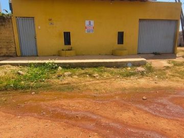 CASA RESIDENCIAL DE ESQUINA